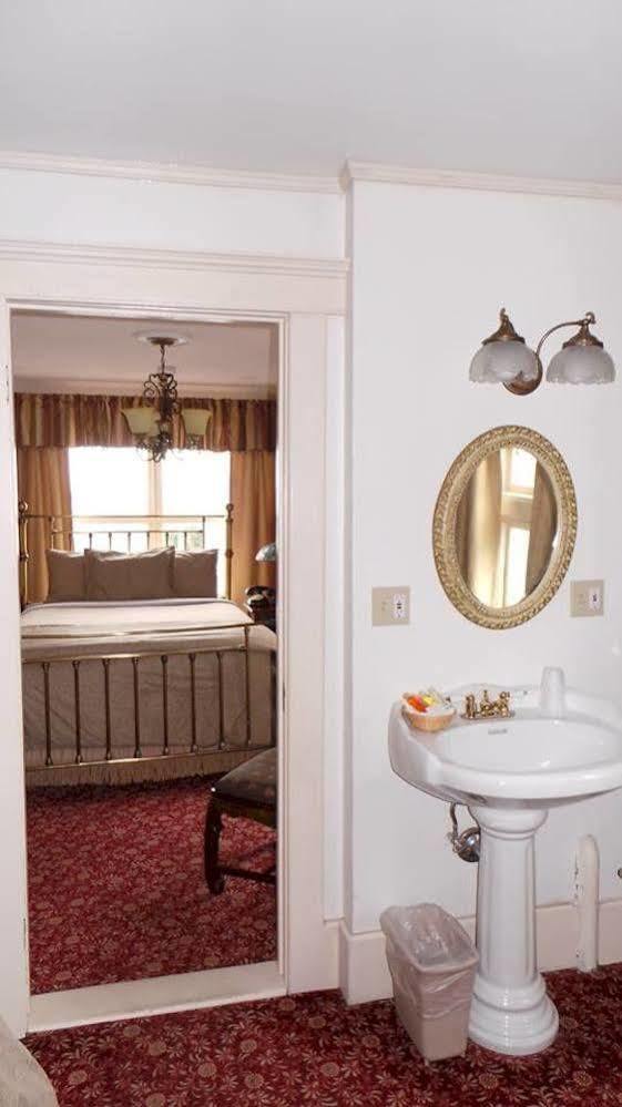 Van Gilder Hotel Сьюард Экстерьер фото